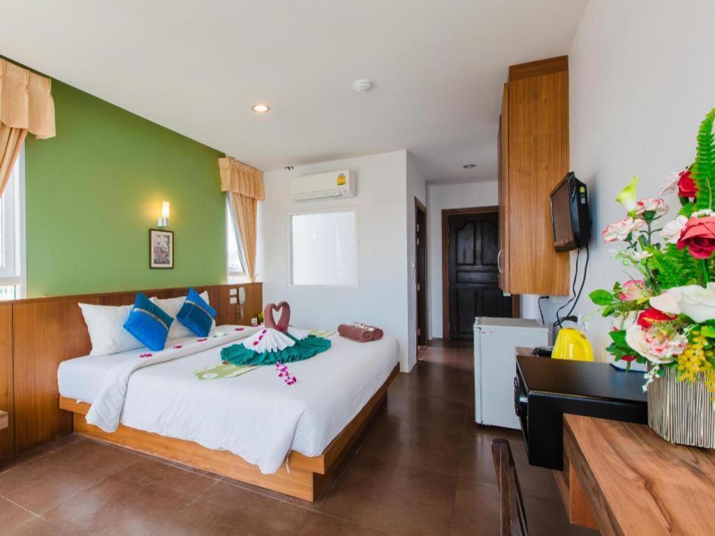 Azure Bangla Phuket Hotel Patong Kültér fotó