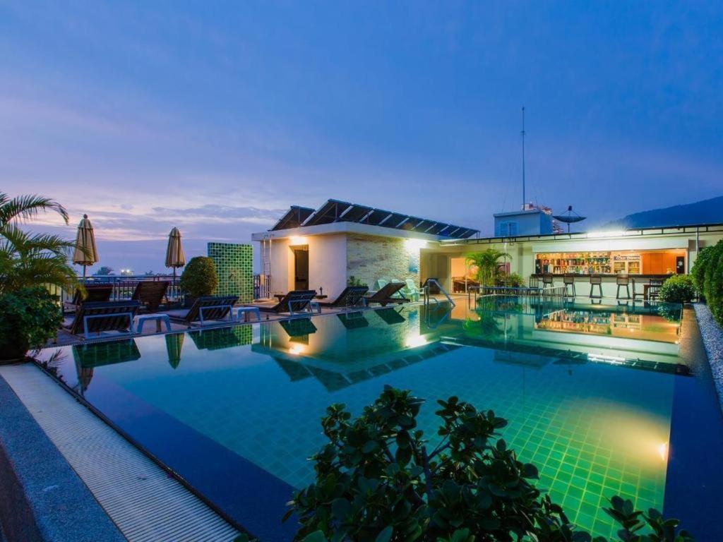 Azure Bangla Phuket Hotel Patong Kültér fotó