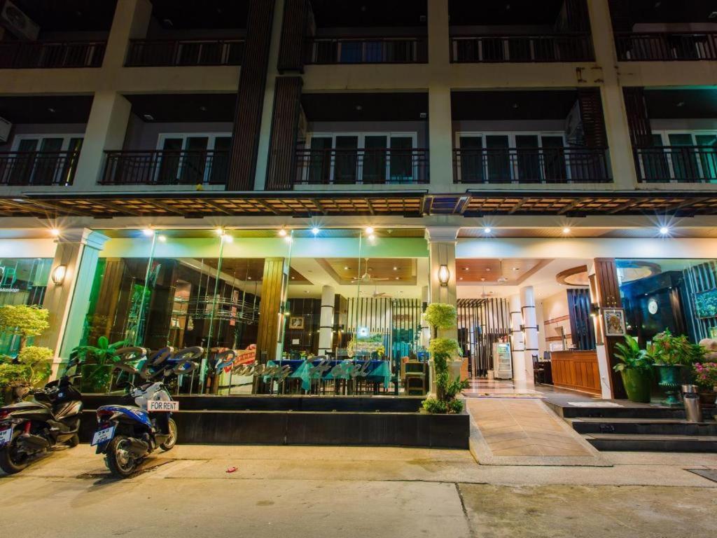 Azure Bangla Phuket Hotel Patong Kültér fotó