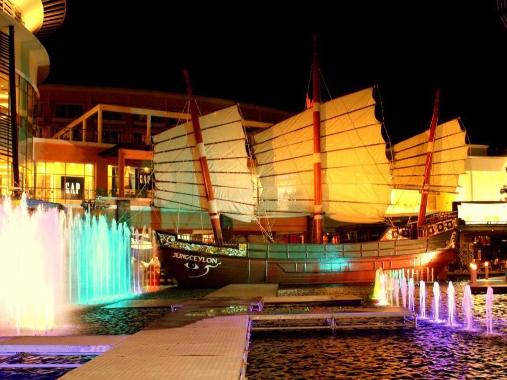 Azure Bangla Phuket Hotel Patong Kültér fotó