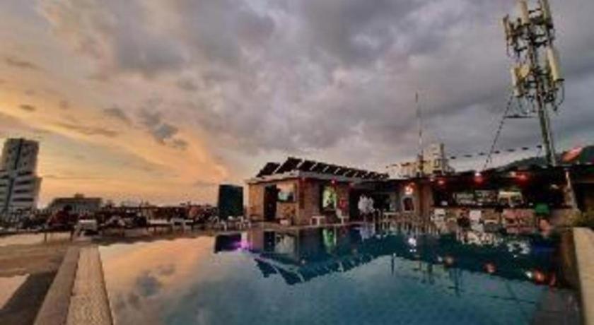 Azure Bangla Phuket Hotel Patong Kültér fotó